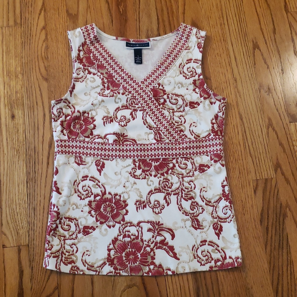 Karen Scott White Tank Top with Red Floral and Tan Accents Size: S